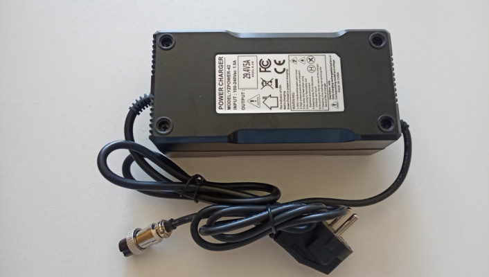 24v Ładowarka li-ion 29,4v 5A (7s) wentylator hulajnoga elektryczna