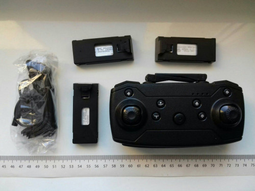 Wszystko oprócz drona E88 z kamerą WiFi FPV, 3 akumulatory 1800mah, pi
