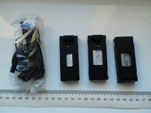 Wszystko oprócz drona E88 z kamerą WiFi FPV, 3 akumulatory 1800mah, pi