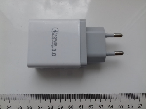 Ładowarka TRG-044P QC3.0 + Power  3xUSB+USB-C, 5V, 3A + 9V 2,4A,+ 12V