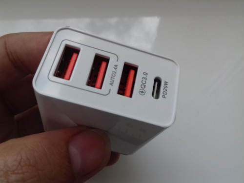 Ładowarka TRG-044P QC3.0 + Power  3xUSB+USB-C, 5V, 3A + 9V 2,4A,+ 12V