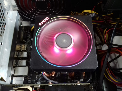 AMD Wraith Prism chłodzenie z kablem do kontroli oświetlenia ARGB, CPU