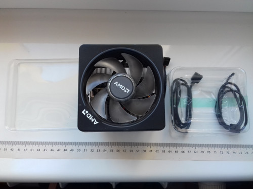 AMD Wraith Prism chłodzenie RGB bez zapięcia, AM4 AM5, w pudełku, spra
