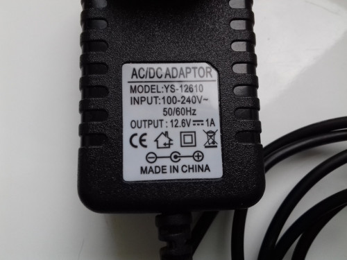 Zasilacz DC 12.6V - 1A, 5,5mm x 2,5-3mm używany, sprawny,  AC/DC Adapt