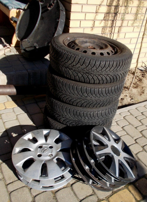 Koła zimowe 15" 4x100 Toyota, Suzuki + kołpaki