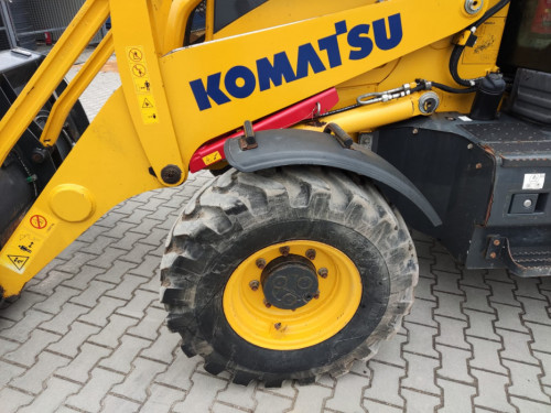 Koparko ładowarka Komatsu WB93R-8