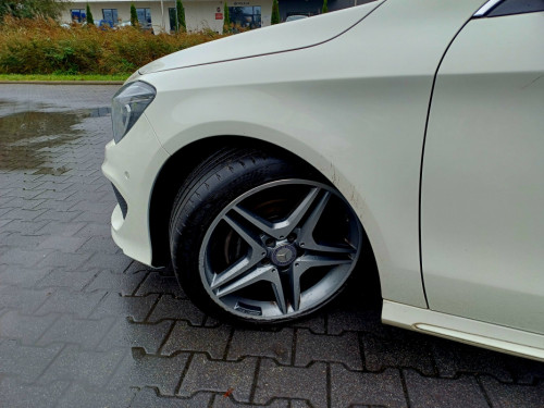 Mercedes-Benz CLA 200 AMG LINE