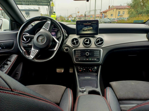 Mercedes-Benz CLA 200 AMG LINE