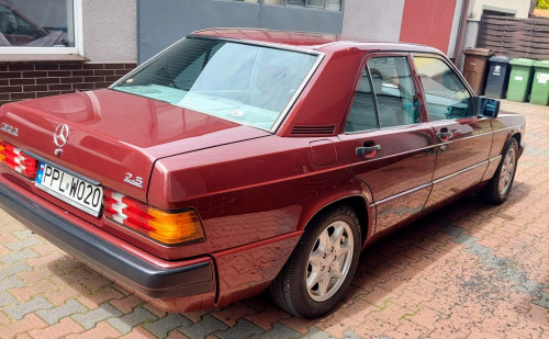 Mercedes-Benz W201 (190) Diesel, grzane fotele, klimatyzacja