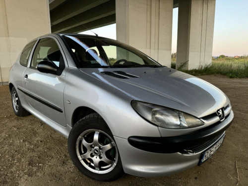 ** Peugeot 206 ** 1.6 HDI Diesel ** STAN BDB ** Długie Opłaty **