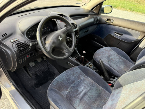 ** Peugeot 206 ** 1.1 Benzyna ** 2001r ** Długie Opłaty ** Zadbanny *