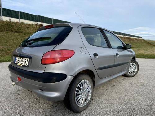 ** Peugeot 206 ** 1.1 Benzyna ** 2001r ** Długie Opłaty ** Zadbanny *