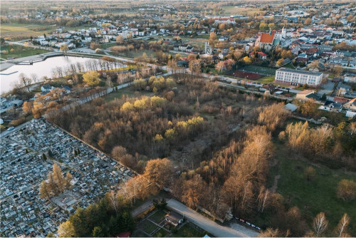 Działka 2,1 HA w centrum miejscowości Szydłowiec