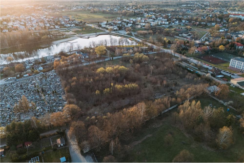 Działka 2,1 HA w centrum miejscowości Szydłowiec