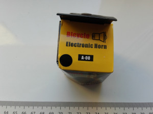 Rowerowy elektryczny dzwonek A-08 na baterie CR2032 głośny, odporny na