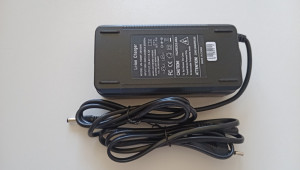 24v Ładowarka li-ion 29,4v 5A (7s) wentylator hulajnoga elektryczna
