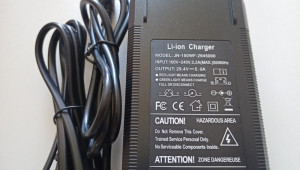 24v Ładowarka li-ion 29,4v 5A (7s) wentylator hulajnoga elektryczna