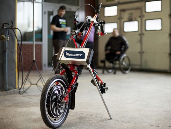 Hermes - przystawka z napędem do wózka inwalidzkiego crowdfunding