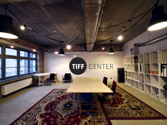 TIFF Center: wykonanie podłogi